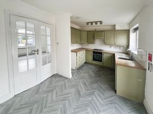 Kitchen- click for photo gallery